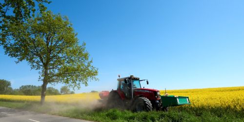 traktor i mark